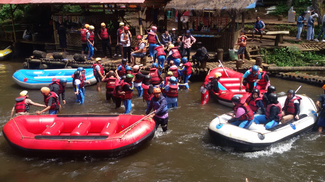 Read more about the article Paket Rafting Bandung